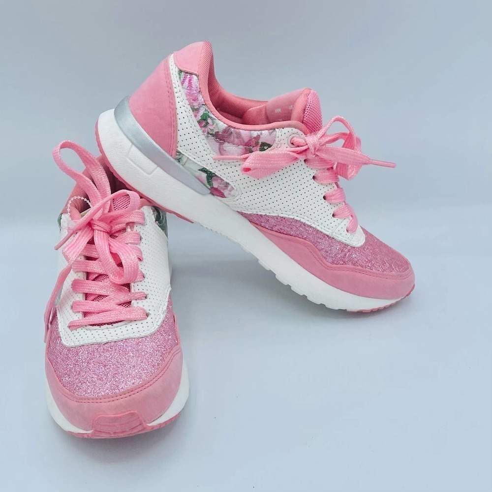 Eight KM Women's Sneakers Pom Pom US Size 6 (Like New)